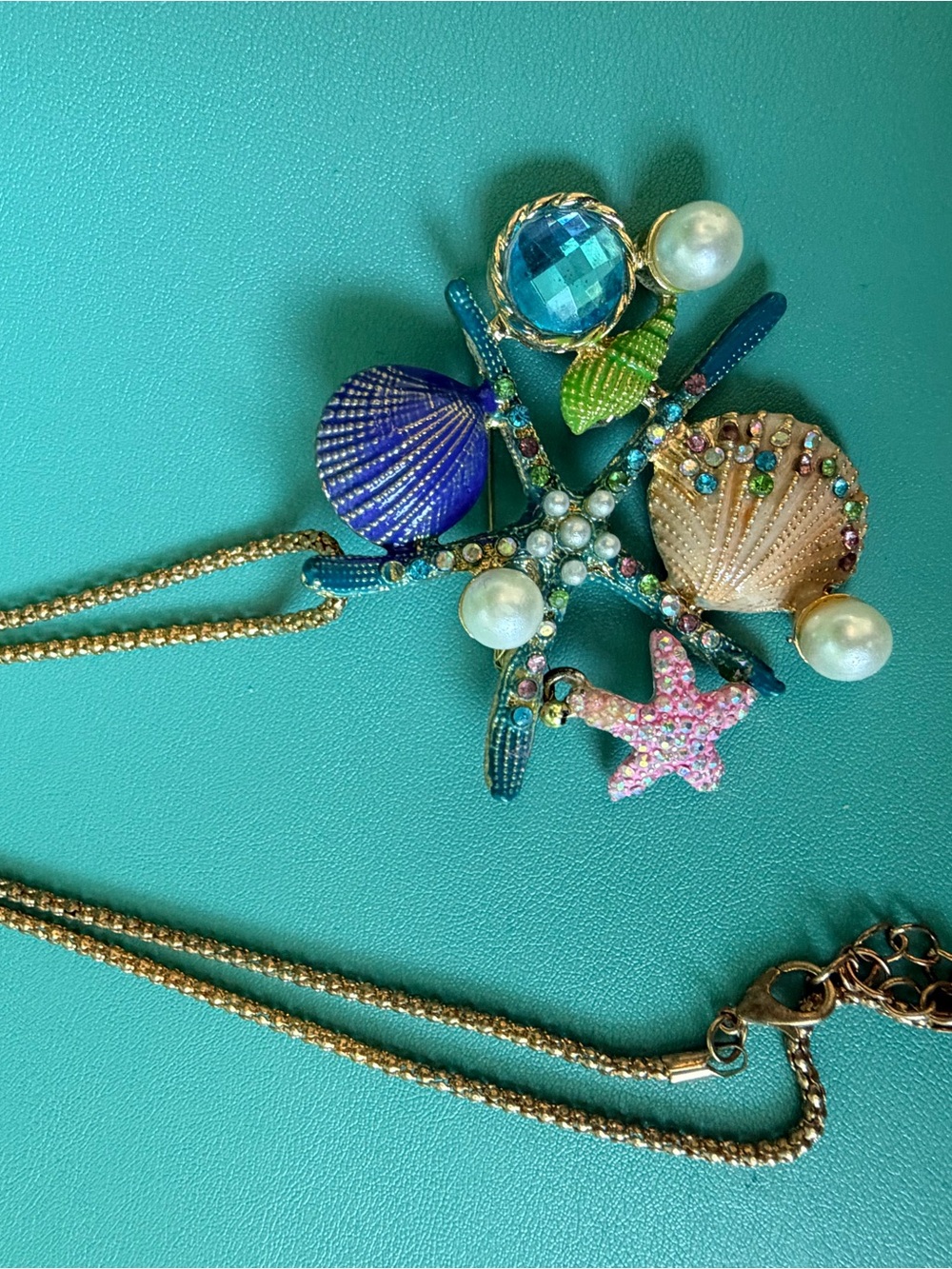 Betsey Johnson Beach Sea Life Charm Necklace Starfish Shell Pearl Gold Tone - Picture 6 of 8
